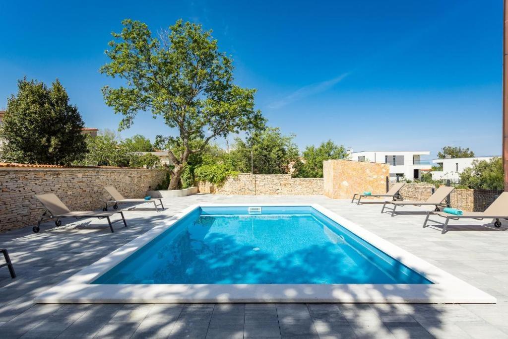 Cesare Apartment, With Swimming Pool And Sea View Ližnjan المظهر الخارجي الصورة