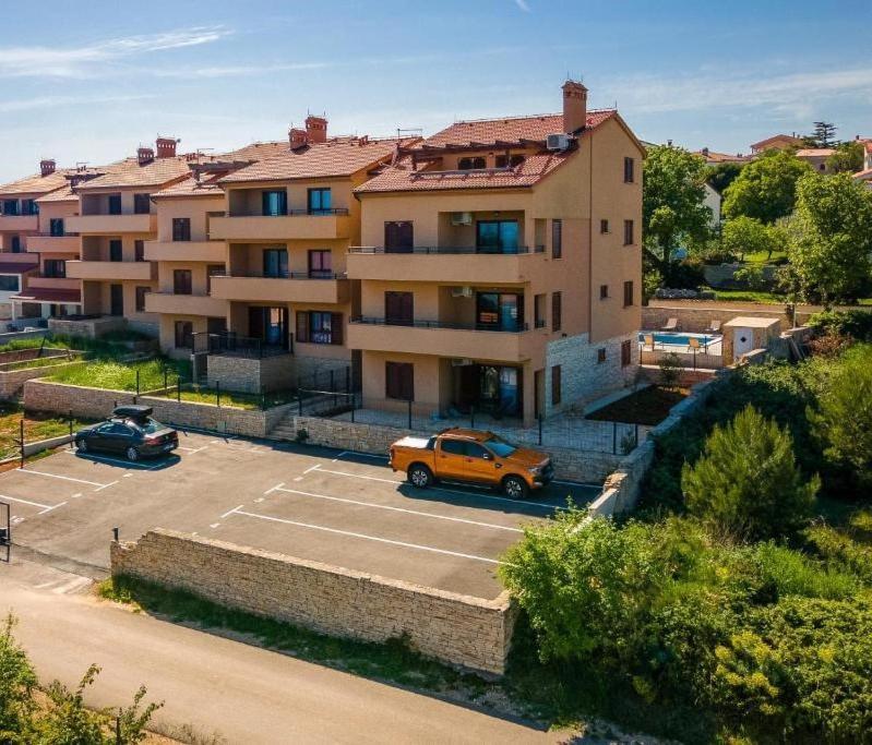 Cesare Apartment, With Swimming Pool And Sea View Ližnjan المظهر الخارجي الصورة
