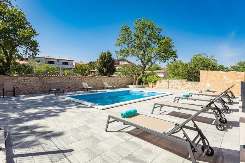 Cesare Apartment, With Swimming Pool And Sea View Ližnjan المظهر الخارجي الصورة