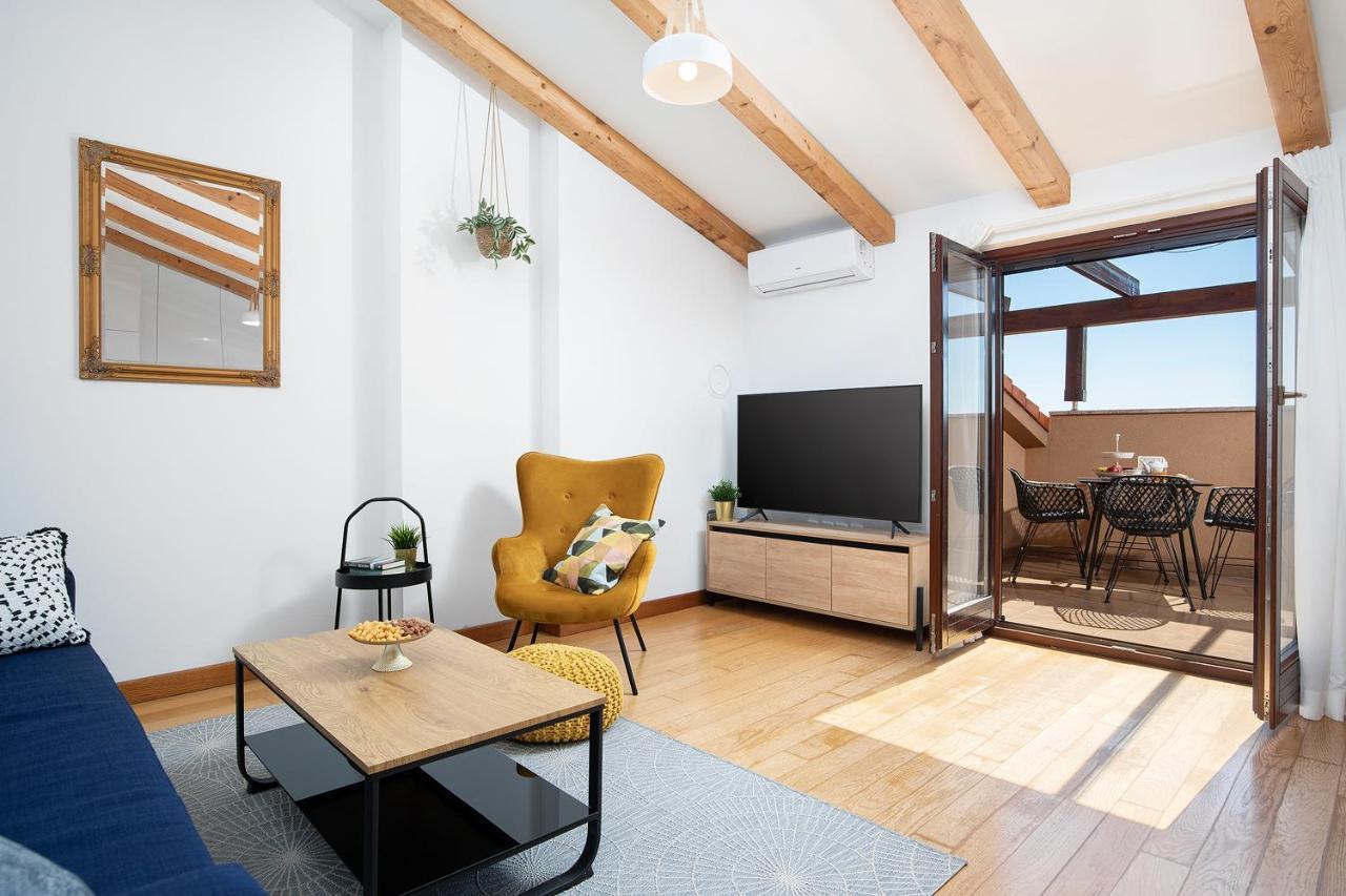 Cesare Apartment, With Swimming Pool And Sea View Ližnjan المظهر الخارجي الصورة